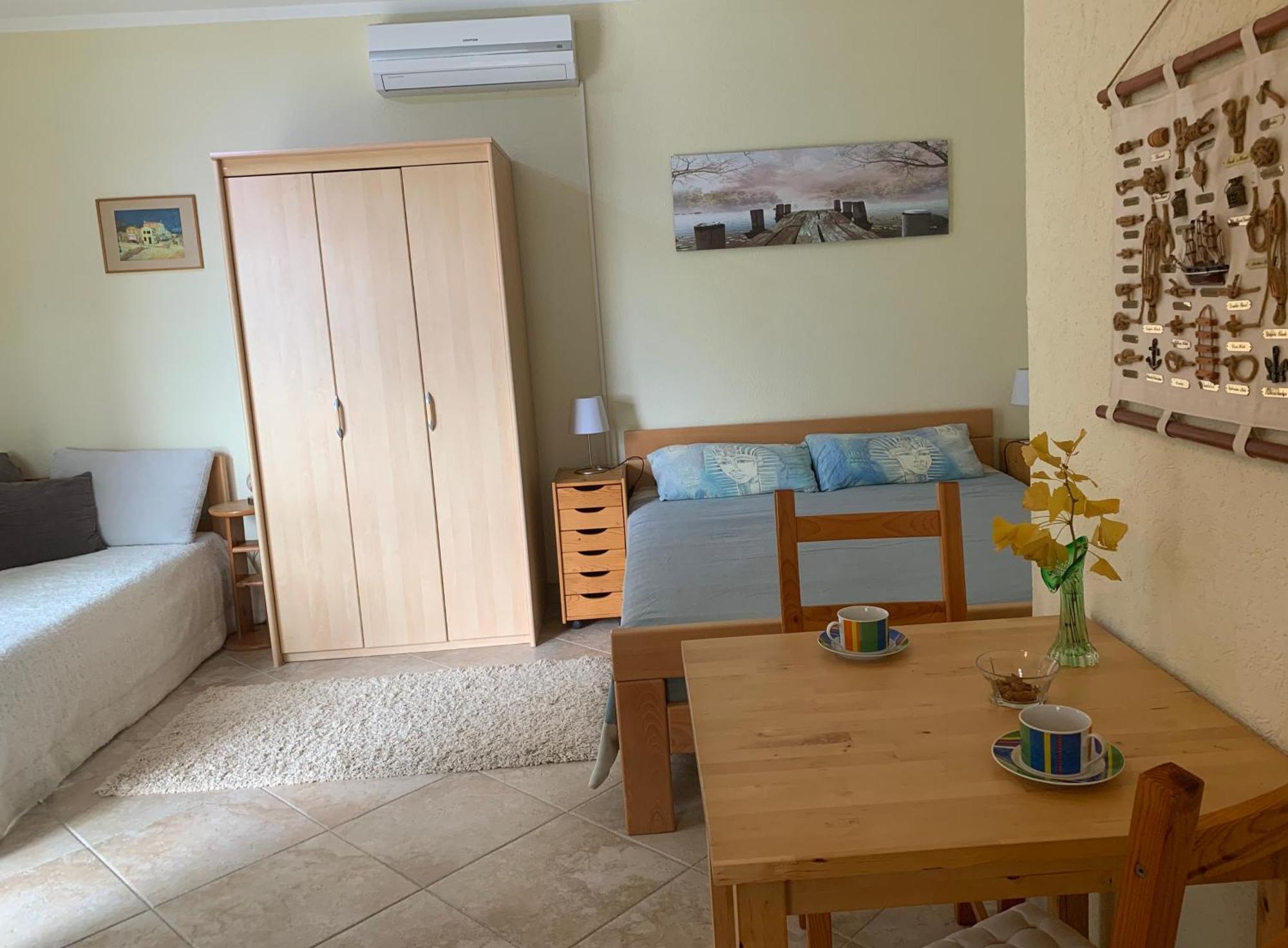 Apartments Mirian Petrovac Екстер'єр фото